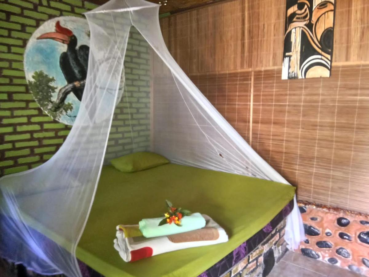 Lucky Bamboo'bungalows-resto And Orangutan Jungle Trekking Tours *